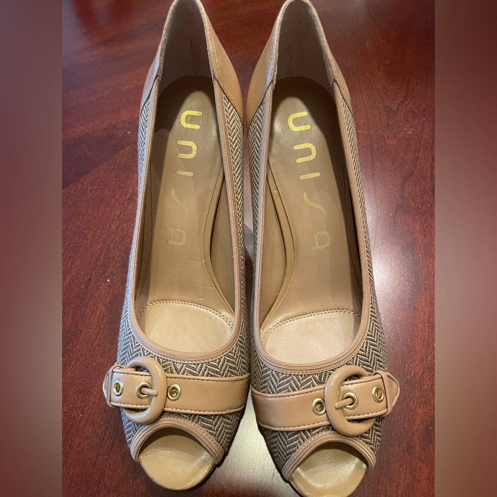 Unisa Tan Peep-Toe Women's Shoes/Pumps 11M